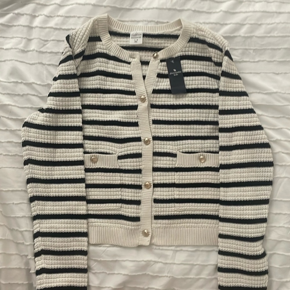 Abercrombie collarless sweater jacket